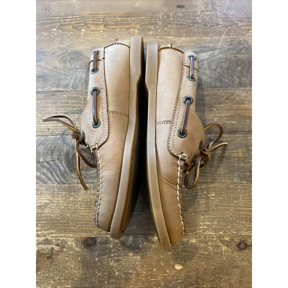 L.L. Bean Women's Size 6 M Two Eye Leather Boat Shoes EUC Tan Brown